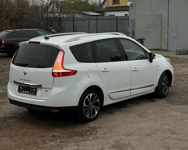 Белый Рено Гранд Сценик, объемом двигателя 1.6 л и пробегом 198 тыс. км за 10900 $, фото 17 на Automoto.ua