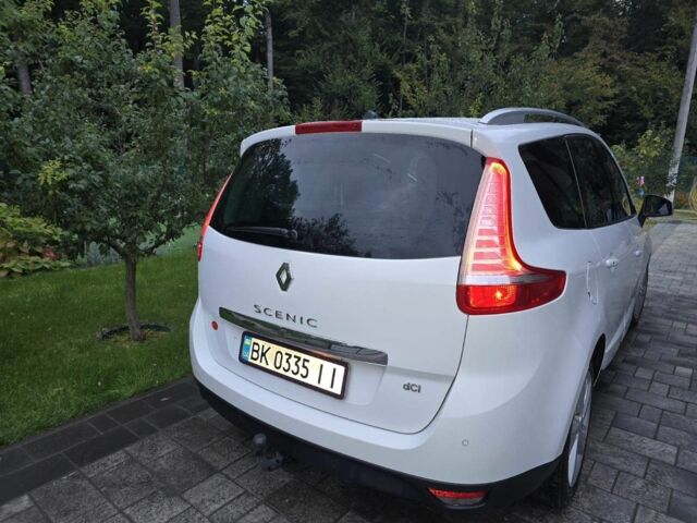 Белый Рено Гранд Сценик, объемом двигателя 1.5 л и пробегом 220 тыс. км за 11800 $, фото 1 на Automoto.ua