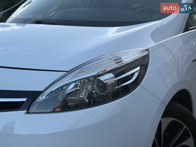 Білий Рено Гранд Сценік, об'ємом двигуна 1.6 л та пробігом 179 тис. км за 10950 $, фото 10 на Automoto.ua