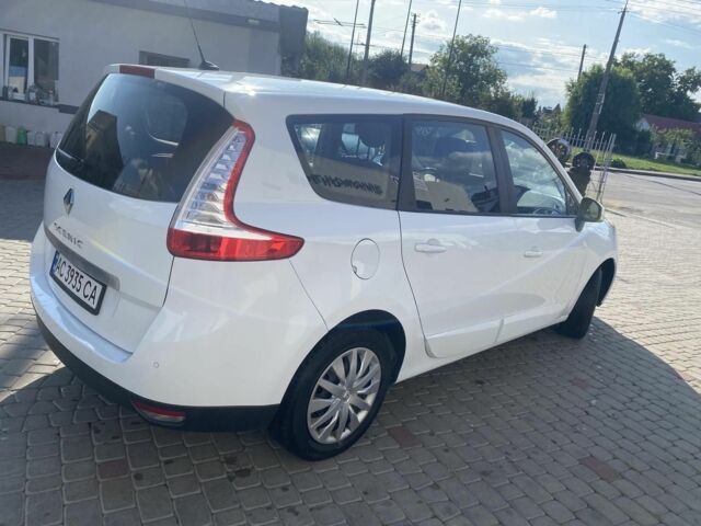 Белый Рено Гранд Сценик, объемом двигателя 1.5 л и пробегом 245 тыс. км за 9000 $, фото 1 на Automoto.ua