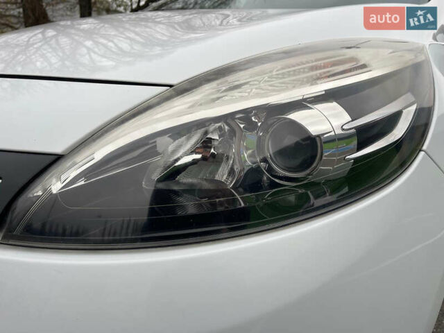 Білий Рено Гранд Сценік, об'ємом двигуна 1.5 л та пробігом 216 тис. км за 8700 $, фото 39 на Automoto.ua