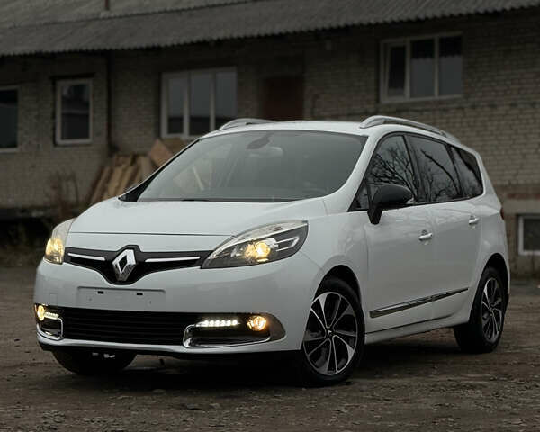 Белый Рено Гранд Сценик, объемом двигателя 1.6 л и пробегом 198 тыс. км за 10900 $, фото 2 на Automoto.ua