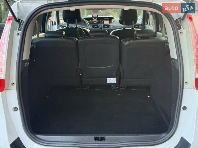 Білий Рено Гранд Сценік, об'ємом двигуна 1.6 л та пробігом 179 тис. км за 10950 $, фото 47 на Automoto.ua