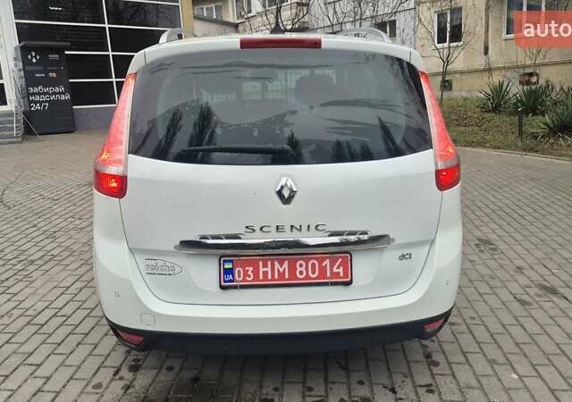 Белый Рено Гранд Сценик, объемом двигателя 1.6 л и пробегом 259 тыс. км за 9750 $, фото 6 на Automoto.ua