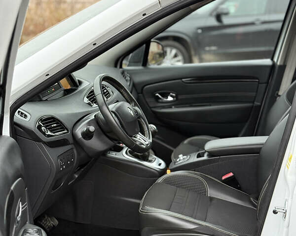 Белый Рено Гранд Сценик, объемом двигателя 1.6 л и пробегом 198 тыс. км за 10900 $, фото 24 на Automoto.ua