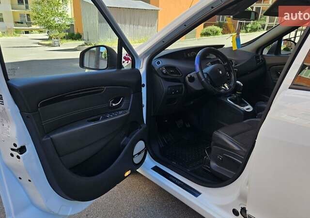 Білий Рено Гранд Сценік, об'ємом двигуна 1.5 л та пробігом 149 тис. км за 13199 $, фото 10 на Automoto.ua