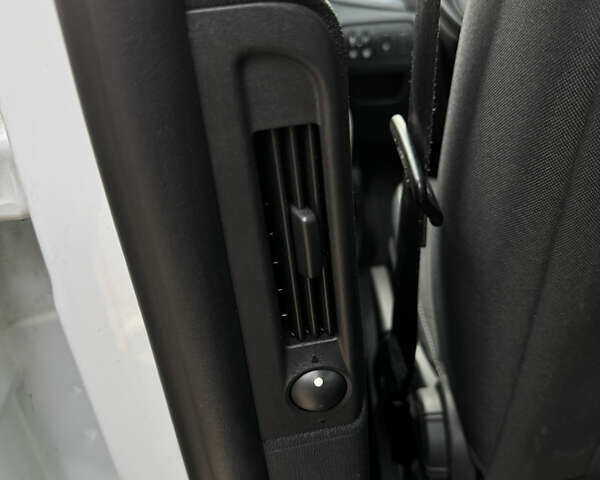 Білий Рено Гранд Сценік, об'ємом двигуна 1.5 л та пробігом 270 тис. км за 8999 $, фото 17 на Automoto.ua