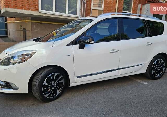 Білий Рено Гранд Сценік, об'ємом двигуна 1.5 л та пробігом 149 тис. км за 13199 $, фото 5 на Automoto.ua