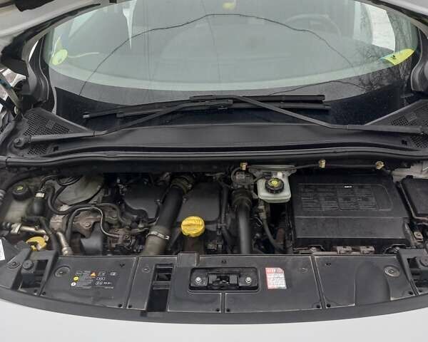 Белый Рено Гранд Сценик, объемом двигателя 1.46 л и пробегом 257 тыс. км за 10200 $, фото 14 на Automoto.ua