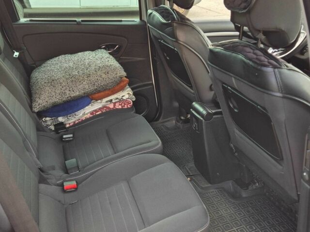 Белый Рено Гранд Сценик, объемом двигателя 1.5 л и пробегом 166 тыс. км за 267 $, фото 21 на Automoto.ua