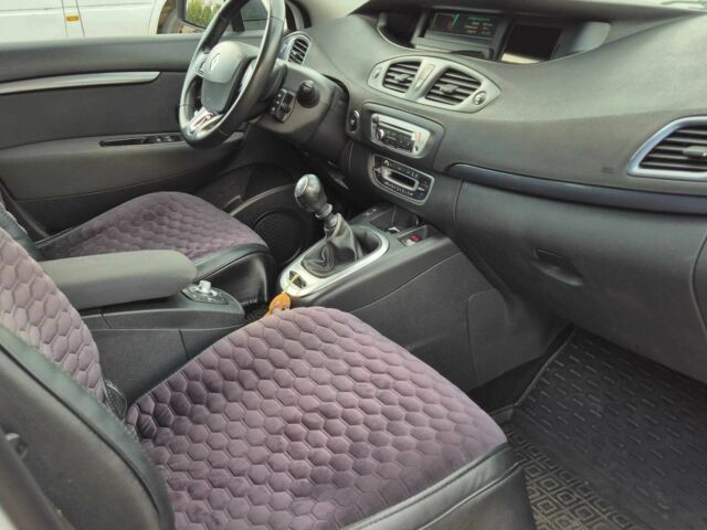 Белый Рено Гранд Сценик, объемом двигателя 1.5 л и пробегом 166 тыс. км за 267 $, фото 23 на Automoto.ua