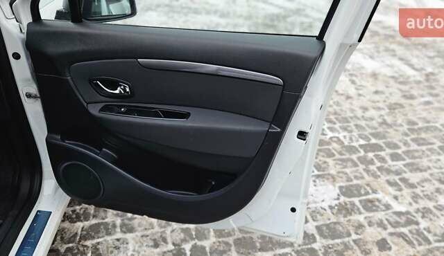Білий Рено Гранд Сценік, об'ємом двигуна 1.5 л та пробігом 211 тис. км за 9950 $, фото 20 на Automoto.ua