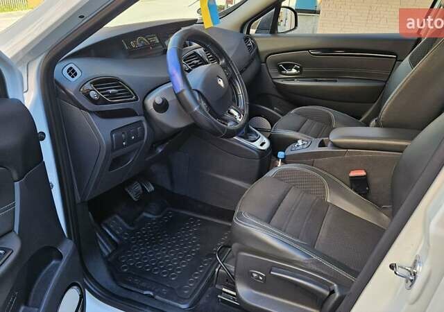 Білий Рено Гранд Сценік, об'ємом двигуна 1.5 л та пробігом 149 тис. км за 13199 $, фото 8 на Automoto.ua