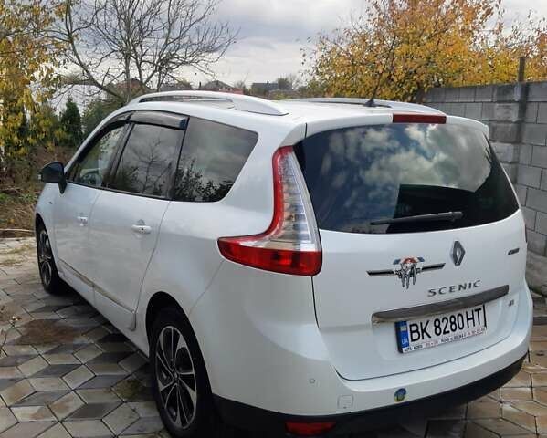 Белый Рено Гранд Сценик, объемом двигателя 1.5 л и пробегом 260 тыс. км за 11500 $, фото 9 на Automoto.ua