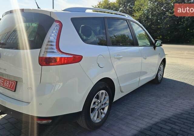 Білий Рено Гранд Сценік, об'ємом двигуна 1.5 л та пробігом 211 тис. км за 9950 $, фото 17 на Automoto.ua