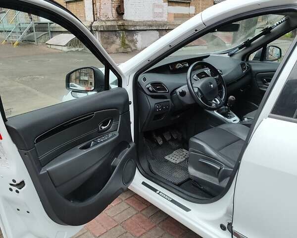 Білий Рено Гранд Сценік, об'ємом двигуна 1.6 л та пробігом 270 тис. км за 9200 $, фото 6 на Automoto.ua