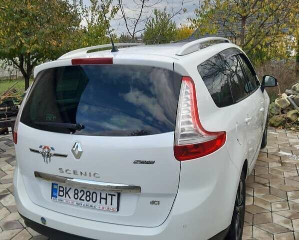 Белый Рено Гранд Сценик, объемом двигателя 1.5 л и пробегом 260 тыс. км за 11500 $, фото 4 на Automoto.ua