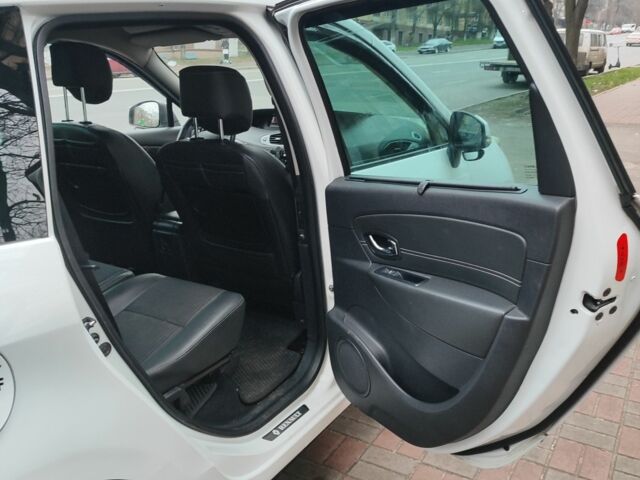 Білий Рено Гранд Сценік, об'ємом двигуна 1.6 л та пробігом 270 тис. км за 9200 $, фото 17 на Automoto.ua