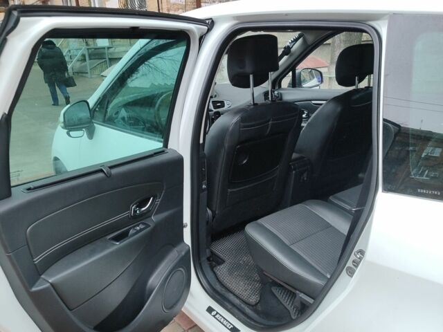 Білий Рено Гранд Сценік, об'ємом двигуна 1.6 л та пробігом 270 тис. км за 9200 $, фото 10 на Automoto.ua