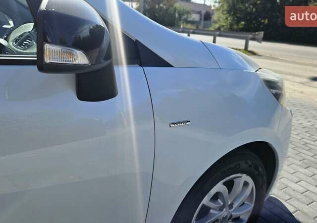 Білий Рено Гранд Сценік, об'ємом двигуна 1.5 л та пробігом 211 тис. км за 9950 $, фото 16 на Automoto.ua