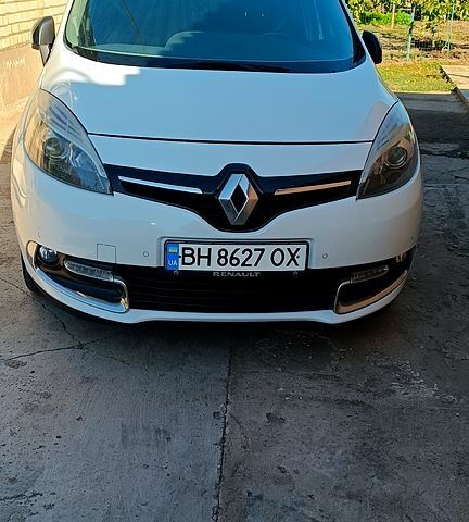 Белый Рено Гранд Сценик, объемом двигателя 1.6 л и пробегом 196 тыс. км за 10900 $, фото 1 на Automoto.ua