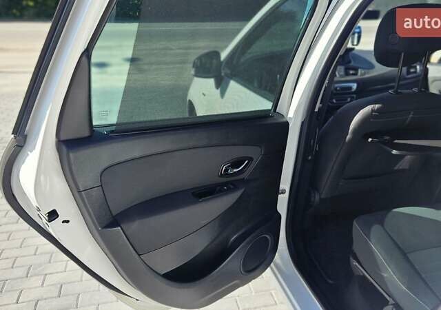 Білий Рено Гранд Сценік, об'ємом двигуна 1.5 л та пробігом 211 тис. км за 9950 $, фото 34 на Automoto.ua