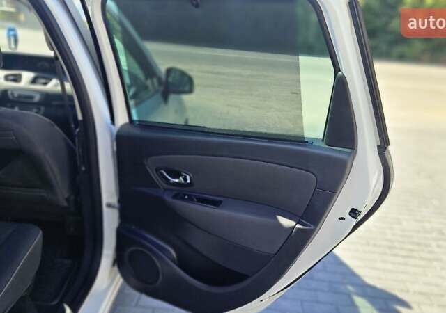 Білий Рено Гранд Сценік, об'ємом двигуна 1.5 л та пробігом 211 тис. км за 9950 $, фото 25 на Automoto.ua