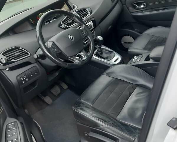 Белый Рено Гранд Сценик, объемом двигателя 1.5 л и пробегом 260 тыс. км за 11500 $, фото 22 на Automoto.ua