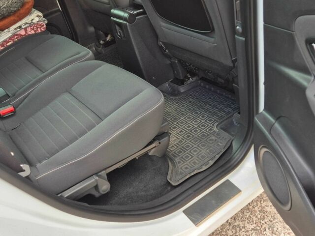 Белый Рено Гранд Сценик, объемом двигателя 1.5 л и пробегом 166 тыс. км за 267 $, фото 20 на Automoto.ua