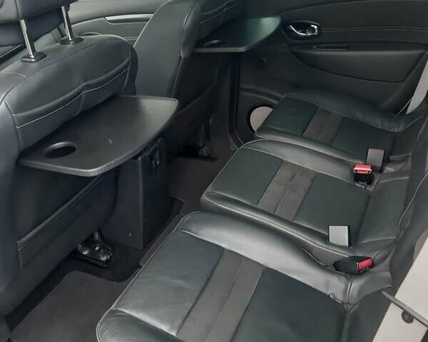 Белый Рено Гранд Сценик, объемом двигателя 1.5 л и пробегом 260 тыс. км за 11500 $, фото 16 на Automoto.ua