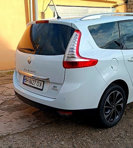 Белый Рено Гранд Сценик, объемом двигателя 1.6 л и пробегом 196 тыс. км за 10900 $, фото 7 на Automoto.ua