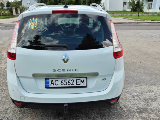 Белый Рено Гранд Сценик, объемом двигателя 1.5 л и пробегом 166 тыс. км за 267 $, фото 4 на Automoto.ua