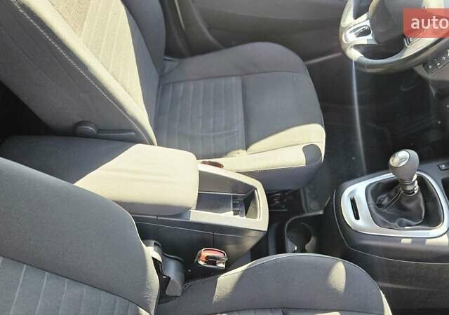 Білий Рено Гранд Сценік, об'ємом двигуна 1.5 л та пробігом 211 тис. км за 9950 $, фото 27 на Automoto.ua