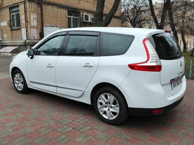 Білий Рено Гранд Сценік, об'ємом двигуна 1.6 л та пробігом 270 тис. км за 9200 $, фото 5 на Automoto.ua