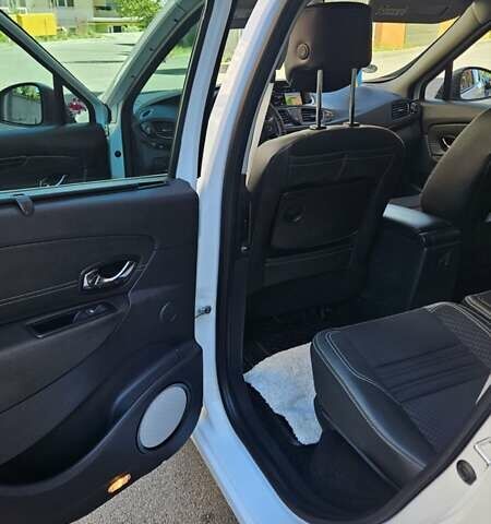 Білий Рено Гранд Сценік, об'ємом двигуна 1.5 л та пробігом 149 тис. км за 13199 $, фото 11 на Automoto.ua