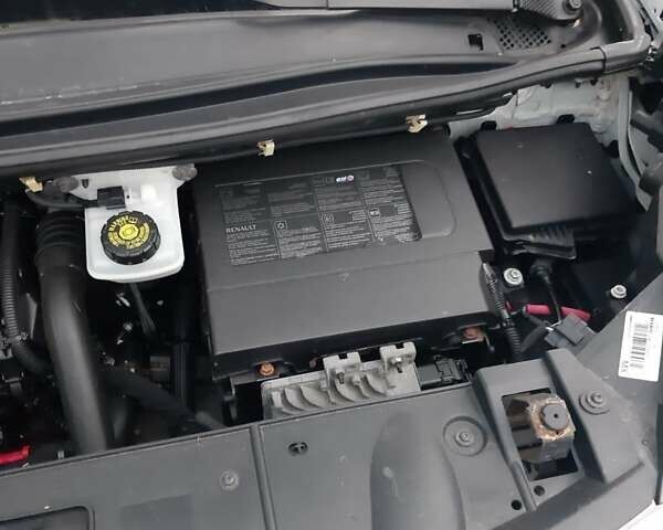 Белый Рено Гранд Сценик, объемом двигателя 1.5 л и пробегом 260 тыс. км за 11500 $, фото 28 на Automoto.ua