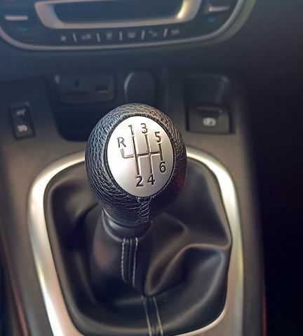 Белый Рено Гранд Сценик, объемом двигателя 1.6 л и пробегом 196 тыс. км за 10900 $, фото 4 на Automoto.ua