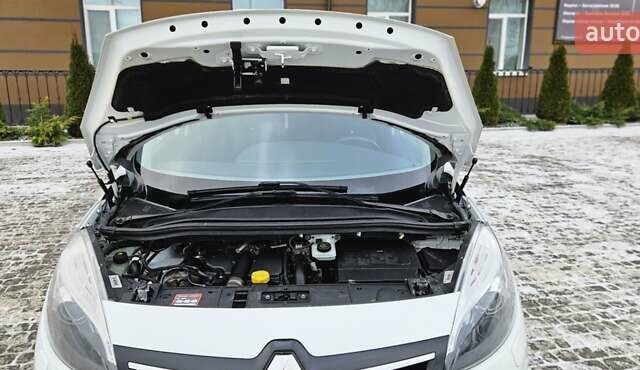 Білий Рено Гранд Сценік, об'ємом двигуна 1.5 л та пробігом 211 тис. км за 9950 $, фото 45 на Automoto.ua