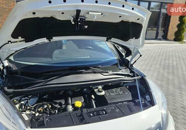 Білий Рено Гранд Сценік, об'ємом двигуна 1.5 л та пробігом 211 тис. км за 9950 $, фото 42 на Automoto.ua