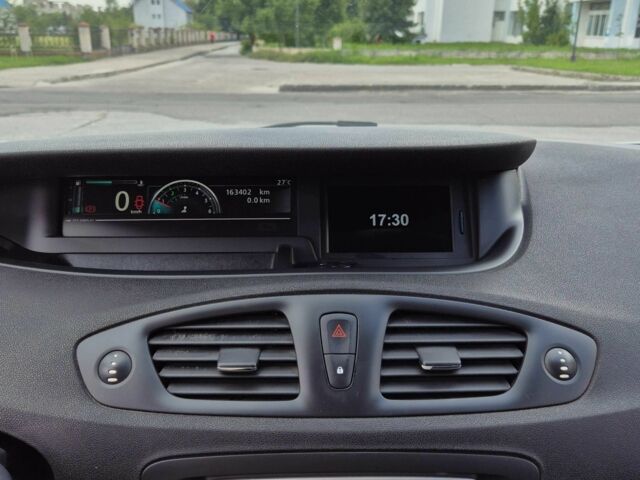 Белый Рено Гранд Сценик, объемом двигателя 1.5 л и пробегом 166 тыс. км за 267 $, фото 8 на Automoto.ua