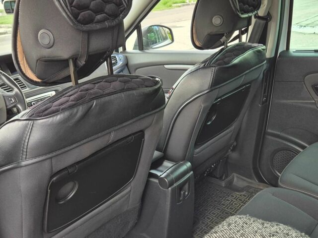 Белый Рено Гранд Сценик, объемом двигателя 1.5 л и пробегом 166 тыс. км за 267 $, фото 14 на Automoto.ua