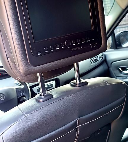 Белый Рено Гранд Сценик, объемом двигателя 1.6 л и пробегом 196 тыс. км за 10900 $, фото 2 на Automoto.ua