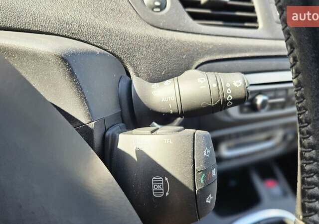 Білий Рено Гранд Сценік, об'ємом двигуна 1.5 л та пробігом 211 тис. км за 9950 $, фото 56 на Automoto.ua