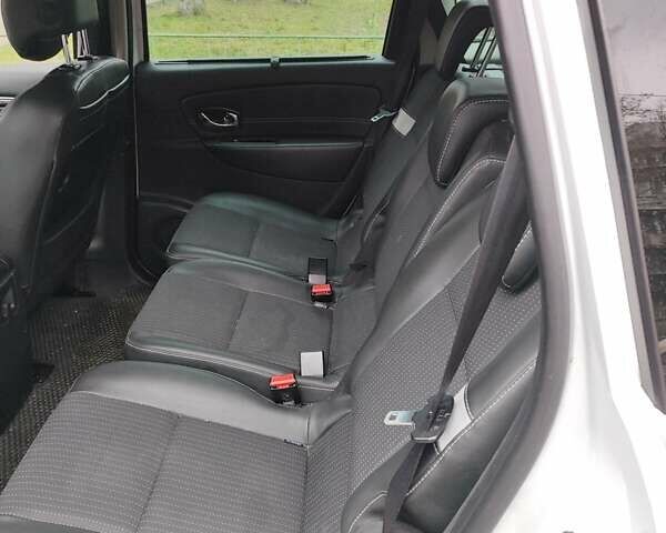 Білий Рено Гранд Сценік, об'ємом двигуна 1.6 л та пробігом 270 тис. км за 9200 $, фото 10 на Automoto.ua