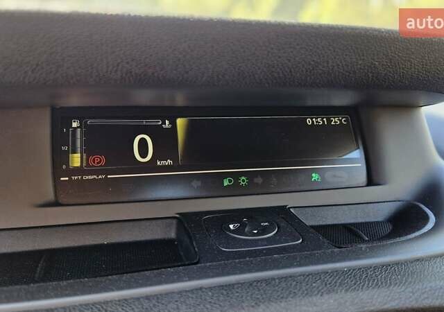 Білий Рено Гранд Сценік, об'ємом двигуна 1.5 л та пробігом 211 тис. км за 9950 $, фото 49 на Automoto.ua