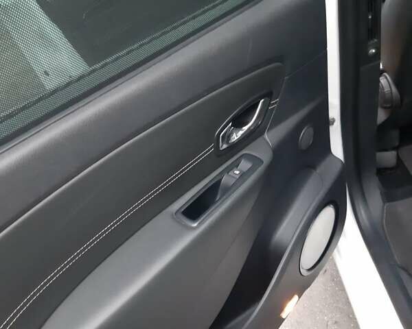 Белый Рено Гранд Сценик, объемом двигателя 1.5 л и пробегом 260 тыс. км за 11500 $, фото 32 на Automoto.ua