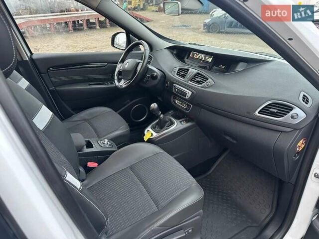 Белый Рено Гранд Сценик, объемом двигателя 1.5 л и пробегом 230 тыс. км за 11900 $, фото 14 на Automoto.ua