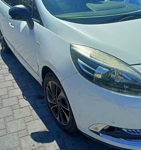 Белый Рено Гранд Сценик, объемом двигателя 1.5 л и пробегом 266 тыс. км за 12000 $, фото 9 на Automoto.ua