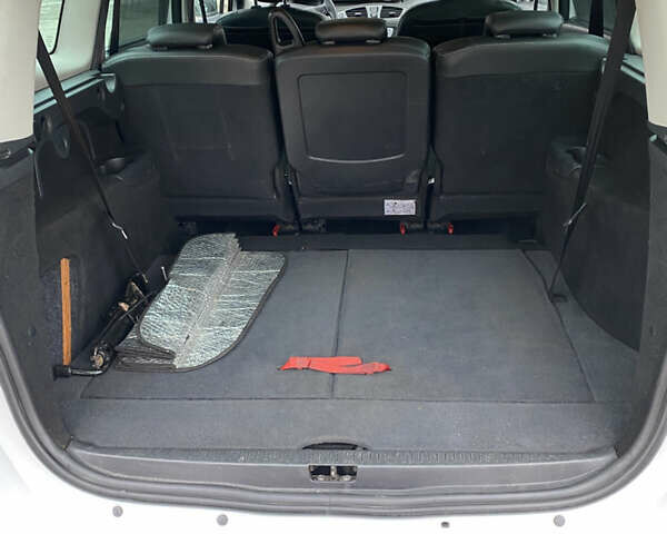 Белый Рено Гранд Сценик, объемом двигателя 1.5 л и пробегом 270 тыс. км за 8699 $, фото 11 на Automoto.ua