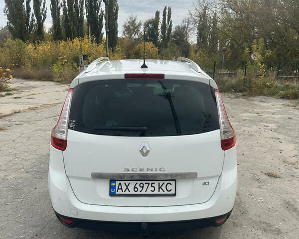 Белый Рено Гранд Сценик, объемом двигателя 1.6 л и пробегом 280 тыс. км за 10500 $, фото 6 на Automoto.ua